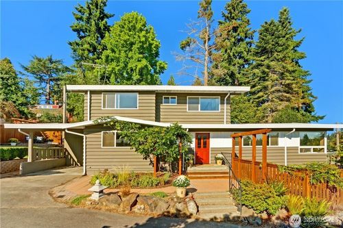 3215 Ne 103rd Street, Seattle, WA, 98125 | Card Image