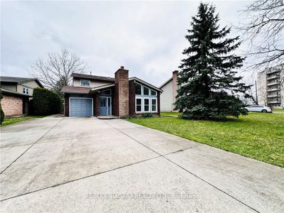 27 Tremont Dr, House other with 5 bedrooms, 3 bathrooms and 6 parking in Saint Catharines ON | Image 2