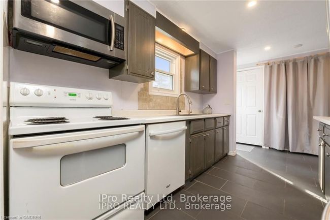 18 Station St, House other with 3 bedrooms, 2 bathrooms and 8 parking in Amaranth ON | Image 11