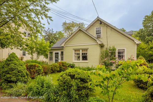 827 Union St, Hudson, NY, 12534-3075 | Card Image