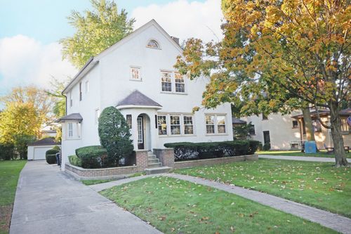 231 Lawton Rd, Riverside, IL, 60546-2336 | Card Image