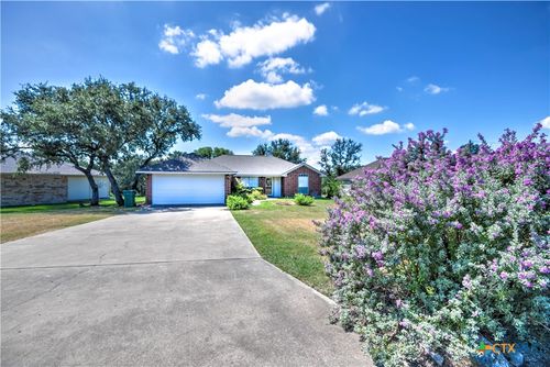 4 Aft Ln, Belton, TX, 76513-6401 | Card Image