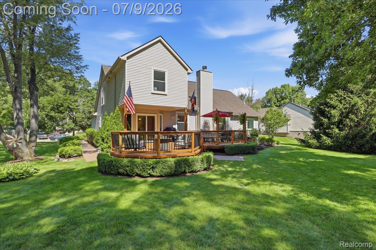 Residential in Commerce Charter Township 5