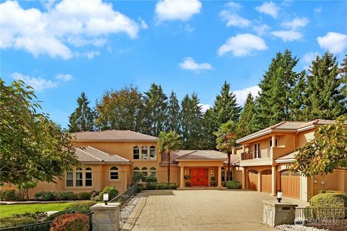 1055 91st Ave Ne, Bellevue, WA, 98004-3902 | Card Image