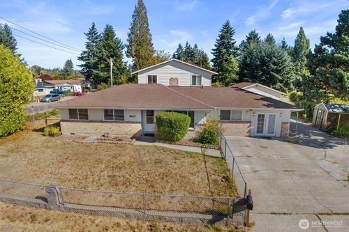 9601 108th Ave Sw, Tacoma, WA, 98498-1827 | Card Image