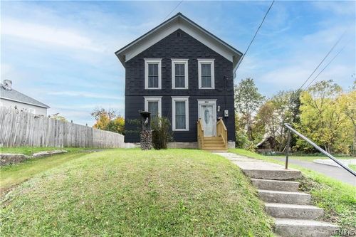 523 Arsenal St, Watertown, NY, 13601-2435 | Card Image