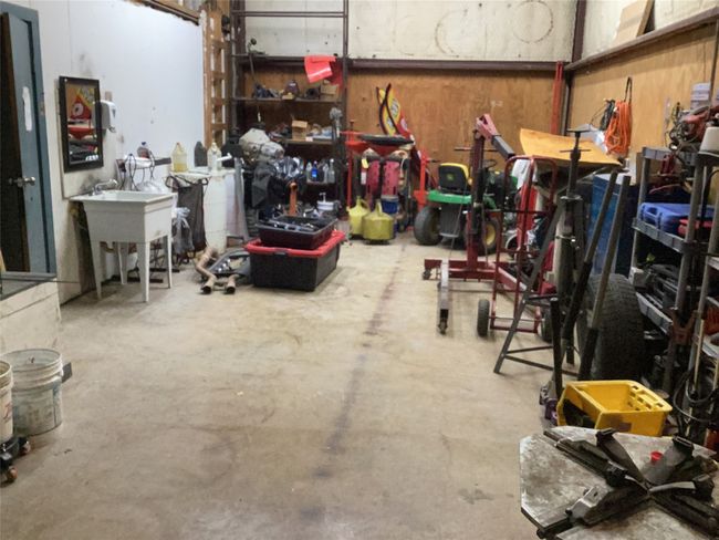View of garage | Image 10