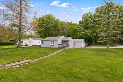 702 Oriole Trail, House other with 2 bedrooms, 1 bathrooms and 2 parking in Mchenry IL | Image 1