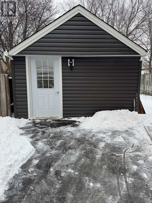 29 Habitant Dr, North York, ON, M9M2N7 | Card Image