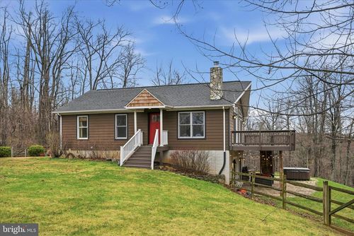 3998 Hidden Valley Ln, Linden, VA, 22642-1849 | Card Image