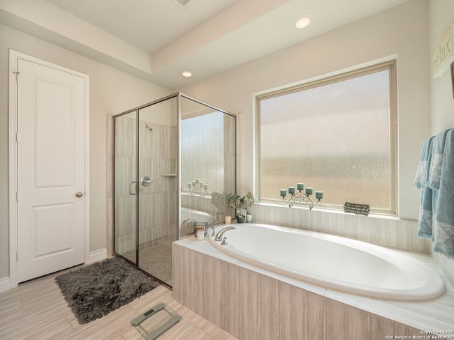 184 Cimarron Crk, House other with 4 bedrooms, 4 bathrooms and null parking in Boerne TX | Image 20