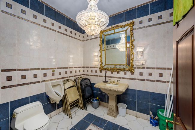 209 S Highland Ave, House other with 5 bedrooms, 7 bathrooms and null parking in Chanute KS | Image 28
