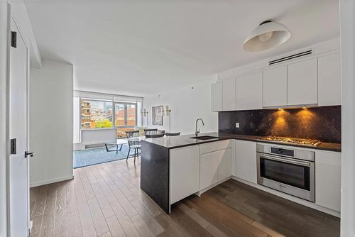 8d-385 1st Ave, New York, NY, 10010-4831 | Card Image
