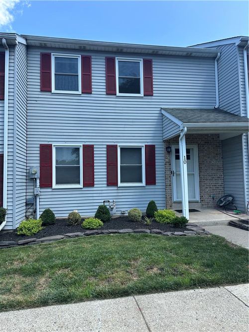 10 Fort Lee Ct, Forks Twp, PA, 18040-1042 | Card Image