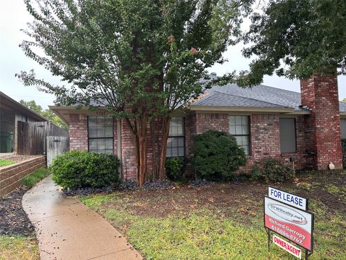 4707 Sausalito Dr, Arlington, TX, 76016-1949 | Card Image
