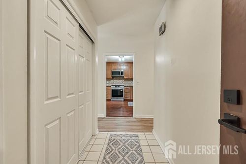 127 Oakmont Ct, Edison, NJ, 08820-1056 | Card Image