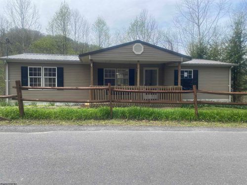 945 Pine Grove Rd, Fairmont, WV, 26554-4947 | Card Image