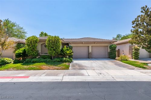46 Fountainhead Cir, Henderson, NV, 89052-6426 | Card Image