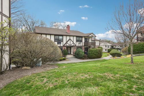 668 Sierra Vista Ln, Valley Cottage, NY, 10989-2717 | Card Image