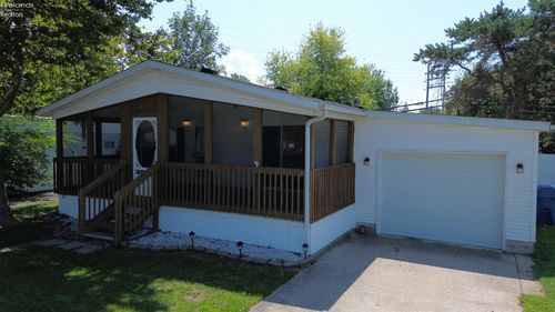 1805 Briarcrest Dr, Port Clinton, OH, 43452-1403 | Card Image