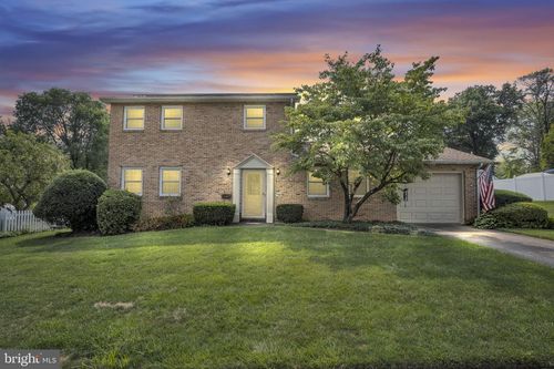 704 Hamilton Ave, MECHANICSBURG, PA, 17055-4024 | Card Image