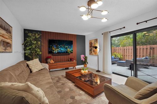 2603 Lakeview Ct, Hollywood, FL, 33026-3650 | Card Image