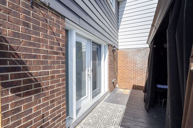 80 Longbourne Cres, House attached with 3 bedrooms, 2 bathrooms and 4 parking in Brampton ON | Image 30