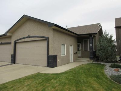 35 Sierra Lane Sw, Home with 3 bedrooms, 2 bathrooms and 2 parking in Medicine Hat AB | Image 1