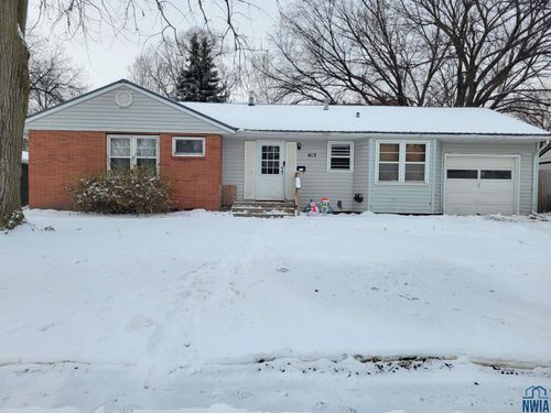 413 Linden Ave, Vermillion, SD, 57069-3511 | Card Image