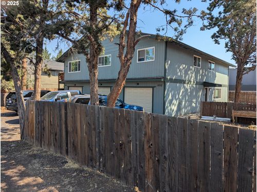 688 Se Centennial St, Bend, OR, 97702-1382 | Card Image