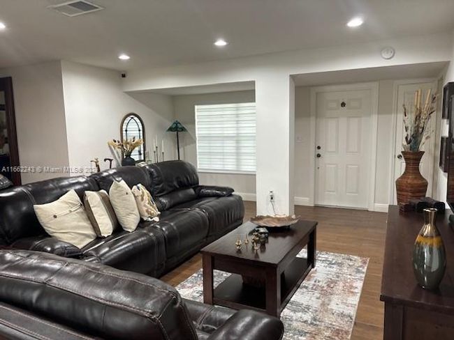 6769 Camelia Dr, House other with 3 bedrooms, 2 bathrooms and null parking in Miramar FL | Image 17