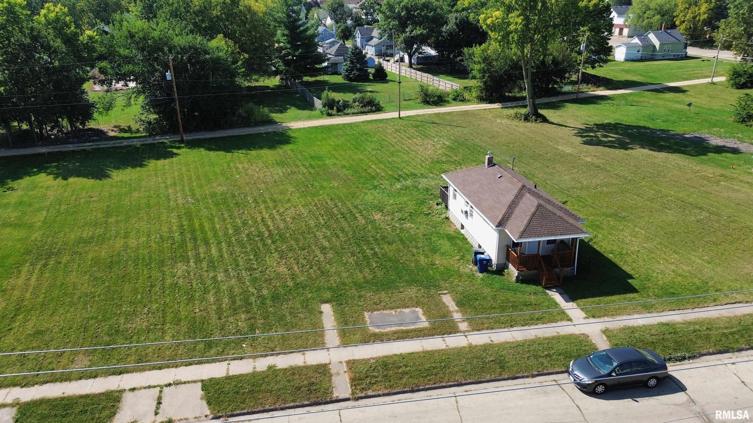 2nd Ave, Clinton, IA 52732