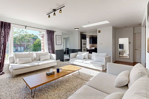 125 Leighland Ave, Oakville, ON, L6H1B3 | Card Image