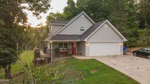 832 Catherine Crisp Drive, Kodak, TN, 37764 | Card Image