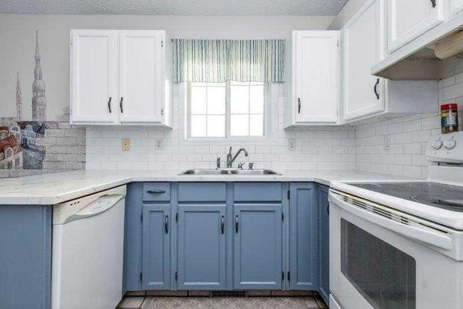 134 Somerset Drive Sw, House other with 4 bedrooms, 3 bathrooms and 4 parking in Calgary AB | Image 9