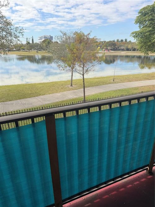 201-5-250 W Park Dr, Miami, FL, 33172 | Card Image