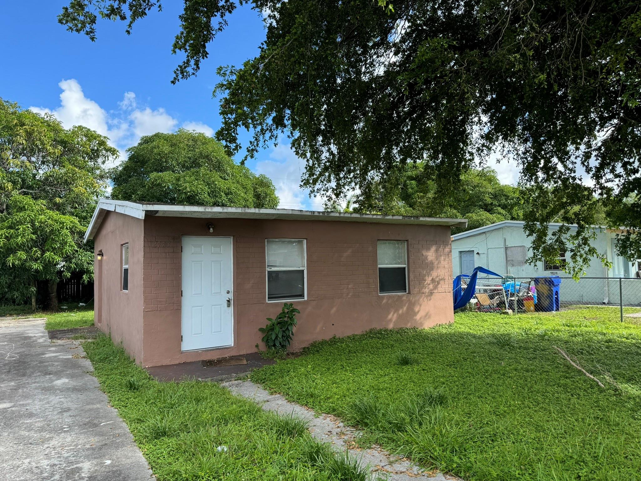 4th Ct, Pompano Beach, FL 33069