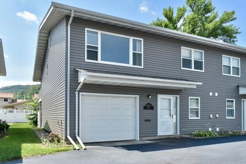 1402 Mcnally Dr, Winona, MN, 55987-4875 | Card Image