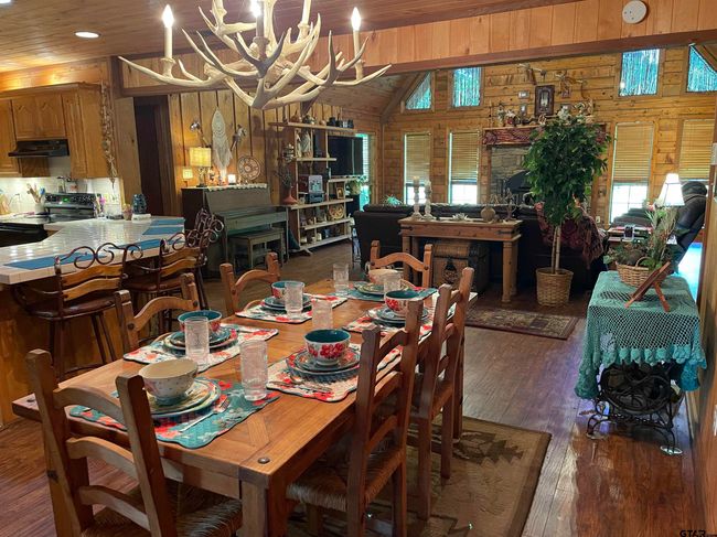 22233 County Road 223, House other with 4 bedrooms, 3 bathrooms and null parking in Arp TX | Image 16