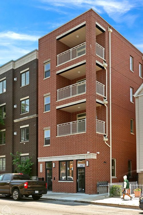 2-3545 W Belmont Ave, Chicago, IL, 60618-5429 | Card Image