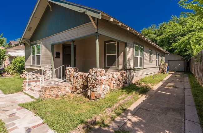 3011 Spurlock St, House other with 3 bedrooms, 2 bathrooms and null parking in Dallas TX | Image 4