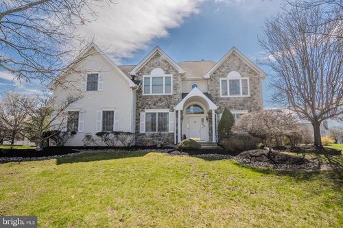 3 Colonial Ct, PLAINSBORO, NJ, 08536-3113 | Card Image