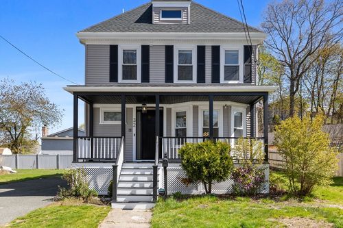 32 Coolidge Ave, Peabody, MA, 01960-5710 | Card Image