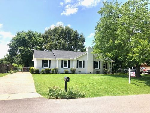 621 Buck Ln, Murfreesboro, TN, 37129-3907 | Card Image