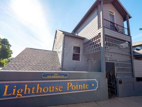6-250 Kalamazoo St, South Haven, MI, 49090-1386 | Card Image