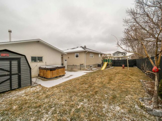 1106 41 Avenue N, Home with 4 bedrooms, 2 bathrooms and 5 parking in Lethbridge AB | Image 32