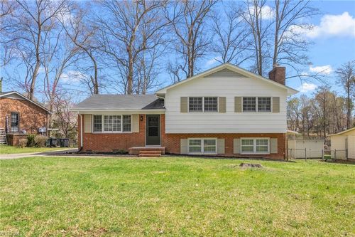 3005 Twin Lakes Dr, Greensboro, NC, 27407-5708 | Card Image