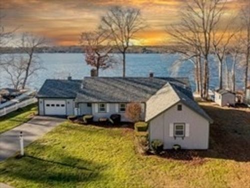 12 Edgewater Dr, Lakeville, MA, 02347-2434 | Card Image