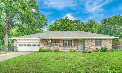 617 Ranier Cir, Garland, TX, 75041-3317 | Card Image