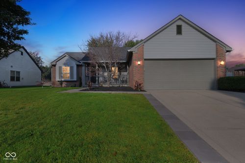 850 Jennifer Dr, Greenwood, IN, 46143-8457 | Card Image